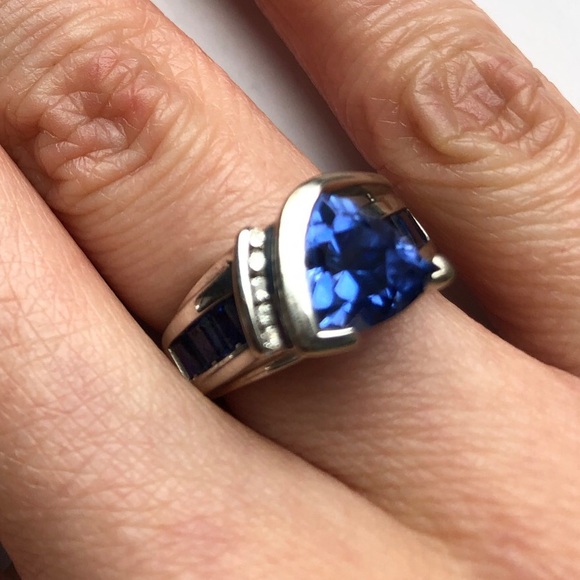 Kay Jewelers Jewelry - Solid Gold 10K White Gold Trillion Cut Blue Sapphire Ring